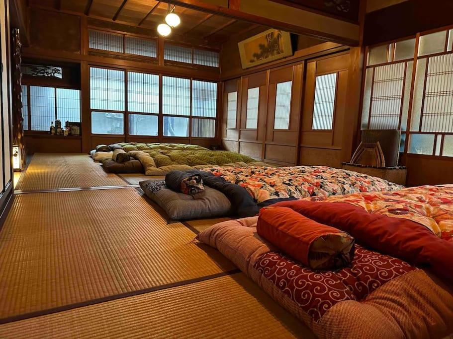 Отель Old Japanese House Tondabayashi Экстерьер фото